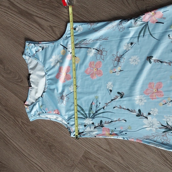 Noracora small sleeveless dress blue with flower print - Picture 11 of 12